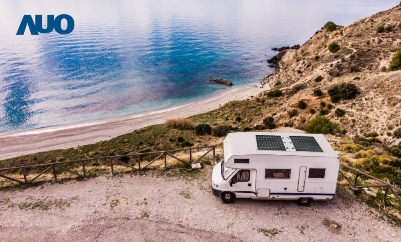 「可撓輕量化太陽光電板SunCurva」使用輕量特殊耐候型複合板取代傳統太陽能板的玻璃前板，不僅降低70%重量，每米平方僅3Kg；具有抗衝擊性能及通過電磁相容性測試，可應用於交通運輸工具，如露營車、遊艇等